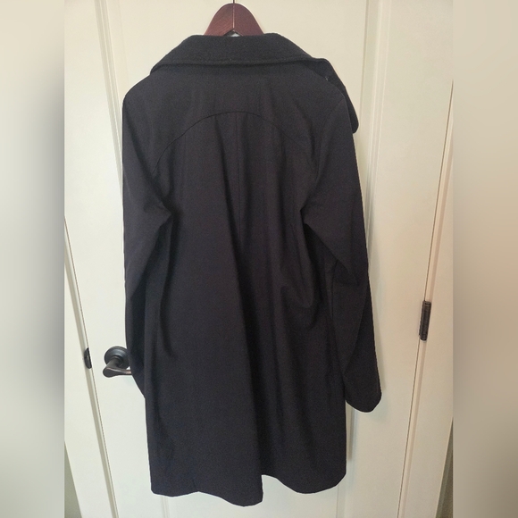 Icebreaker Jacket - Picture 2 of 9